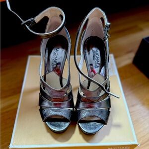 HEELS, HEELS, HEELS!!